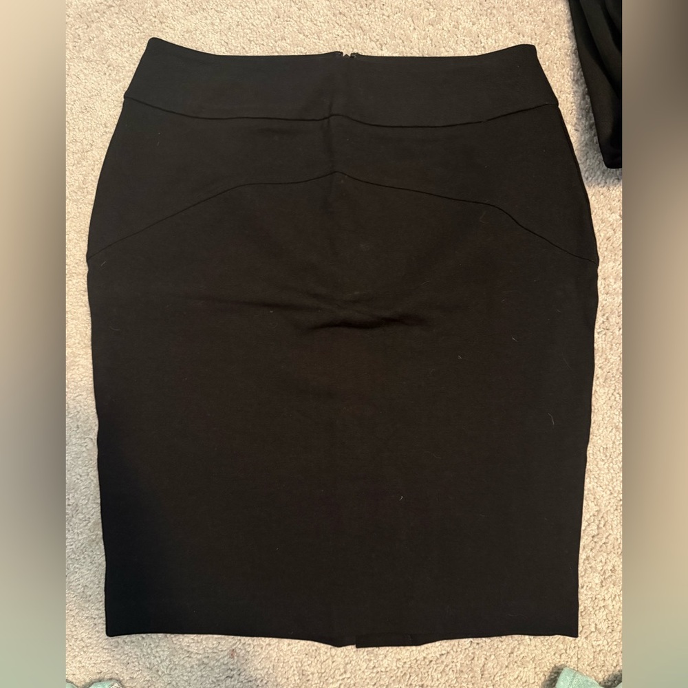 EXCELLENT CONDITION WHBM ELEGANT BLACK STRAIGHT SKIRT WORN ONCE
